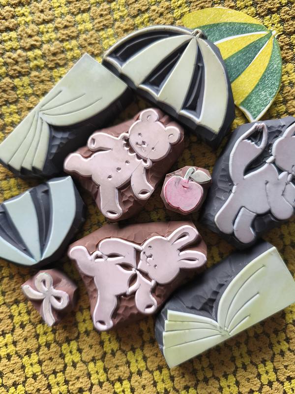 基礎から応用まで 楽しく数珠つなぎ・季節の消しゴムはんこ