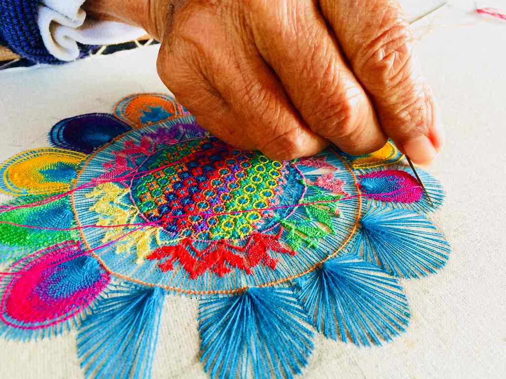 ニャンドゥティ 糸 布 枠 パラグアイ刺繍 レース編み