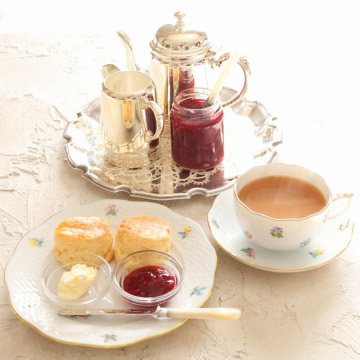 Mrs.BERRYのコンフィチュール　いちごのコンフィチュールとスコーン