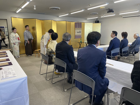 「茶とともに生きる」千 玄室前家元講演