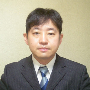 �u��