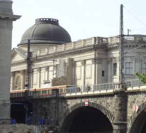 �h�C�c�ƒ����̔��p�s�s�߂���