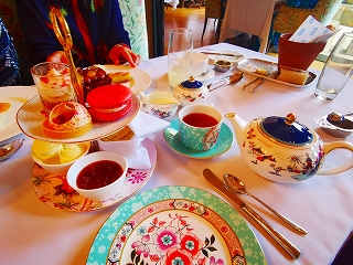 ��l�̂��߂̃C�M���X���s