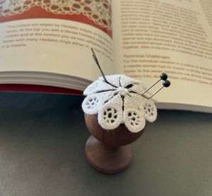 HEDEBOリングで作るエッグスタンド型ピンクッション 5/26