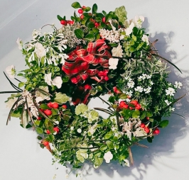 11/30 ケイ山田ガーデニングスクール 生きた花苗で彩るクリスマスリースの寄せ植え