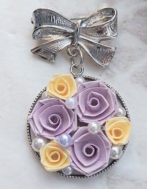 バラのアクセサリー『ロザフィ』のブローチをつくる