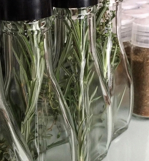 フレッシュハーブレシピ〜いつもの料理に香りをプラスできる調味料作り〜