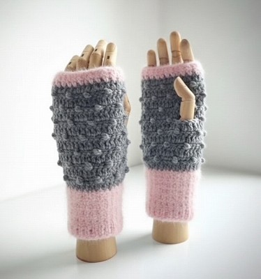 2/11【1日】かぎ針で編むつぶつぶ模様のバイカラーハンドウォーマー